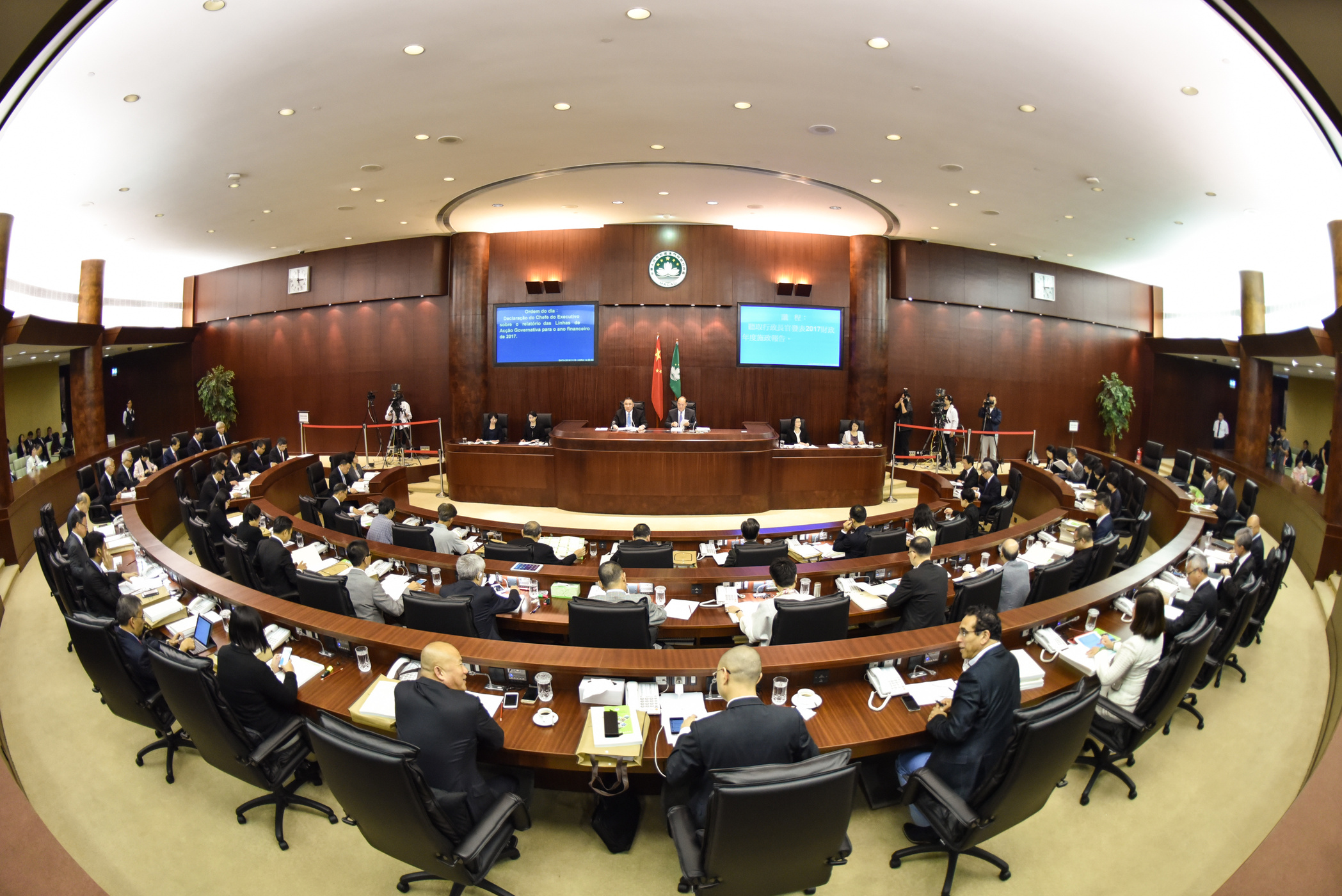 行政法务司司长陈海帆列席相关会议