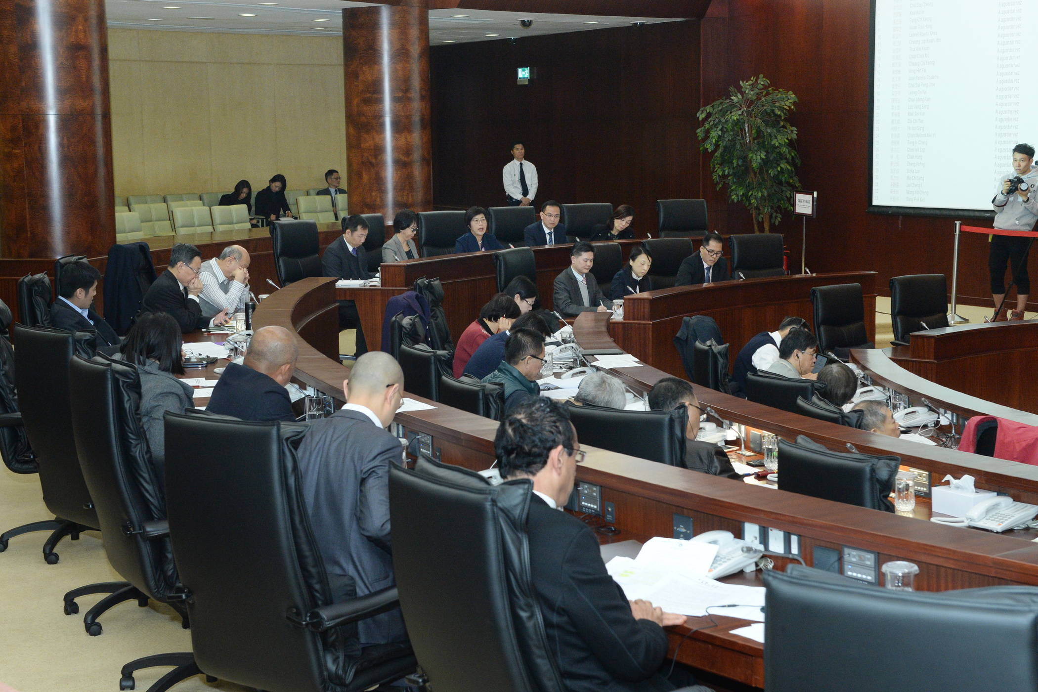 行政法務司司長陳海帆列席立法會口頭質詢會議