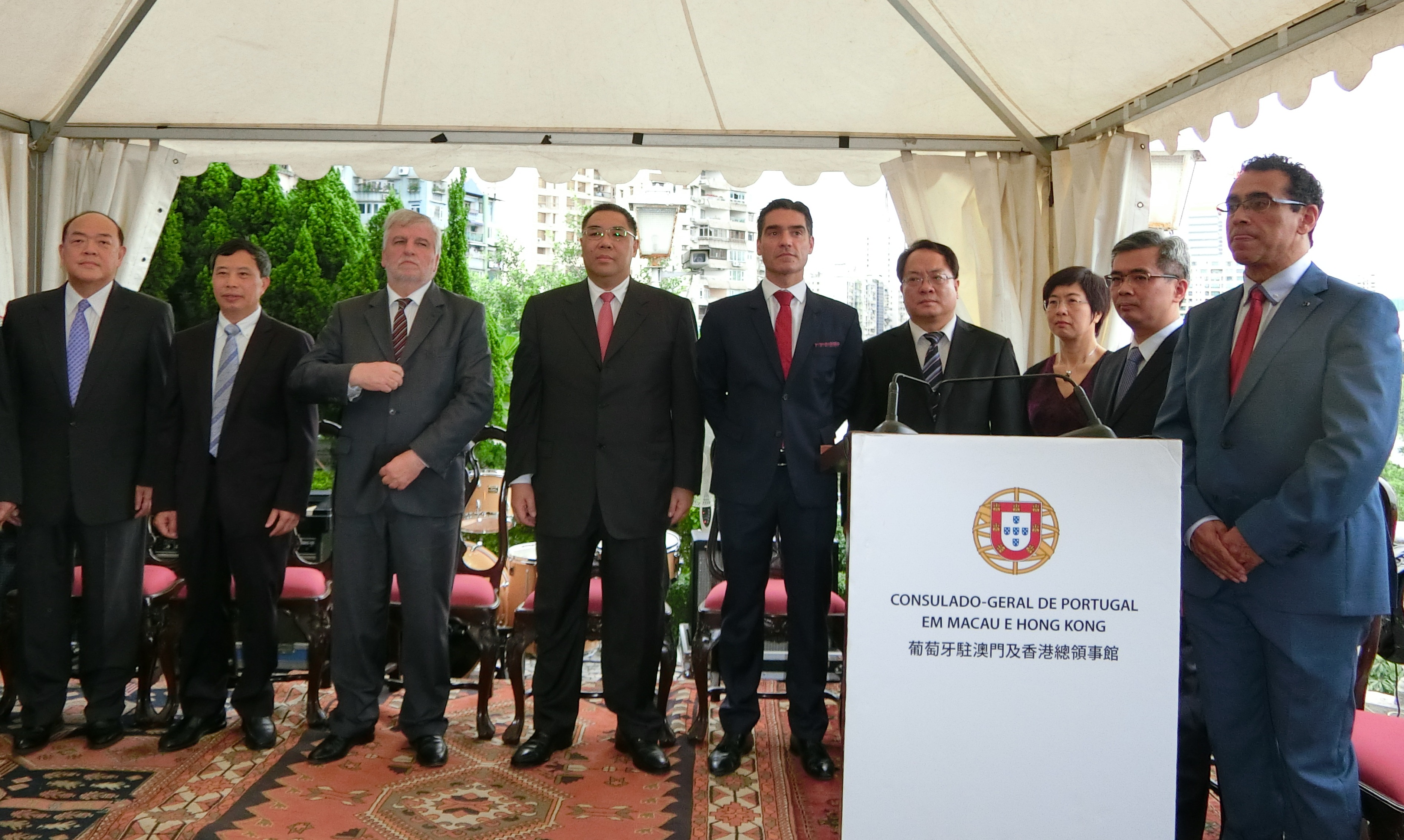 葡萄牙駐澳總領事 Vítor Sereno 邀請司長出席“葡萄牙日、葡僑日暨賈梅士日招待會”