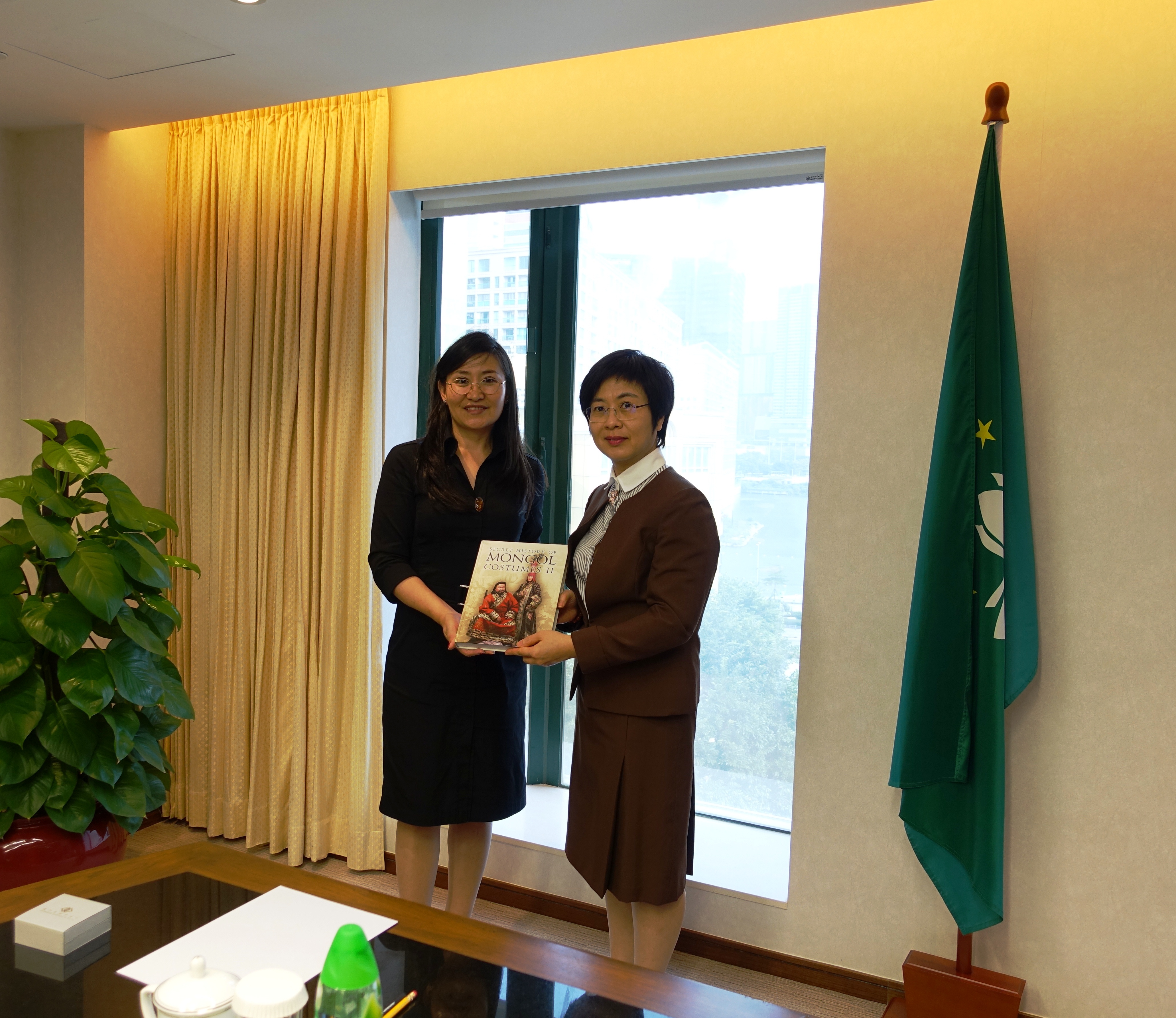 行政法務司司長陳海帆會見蒙古駐港澳總領事Mrs. Otgonjargal Baasanjav