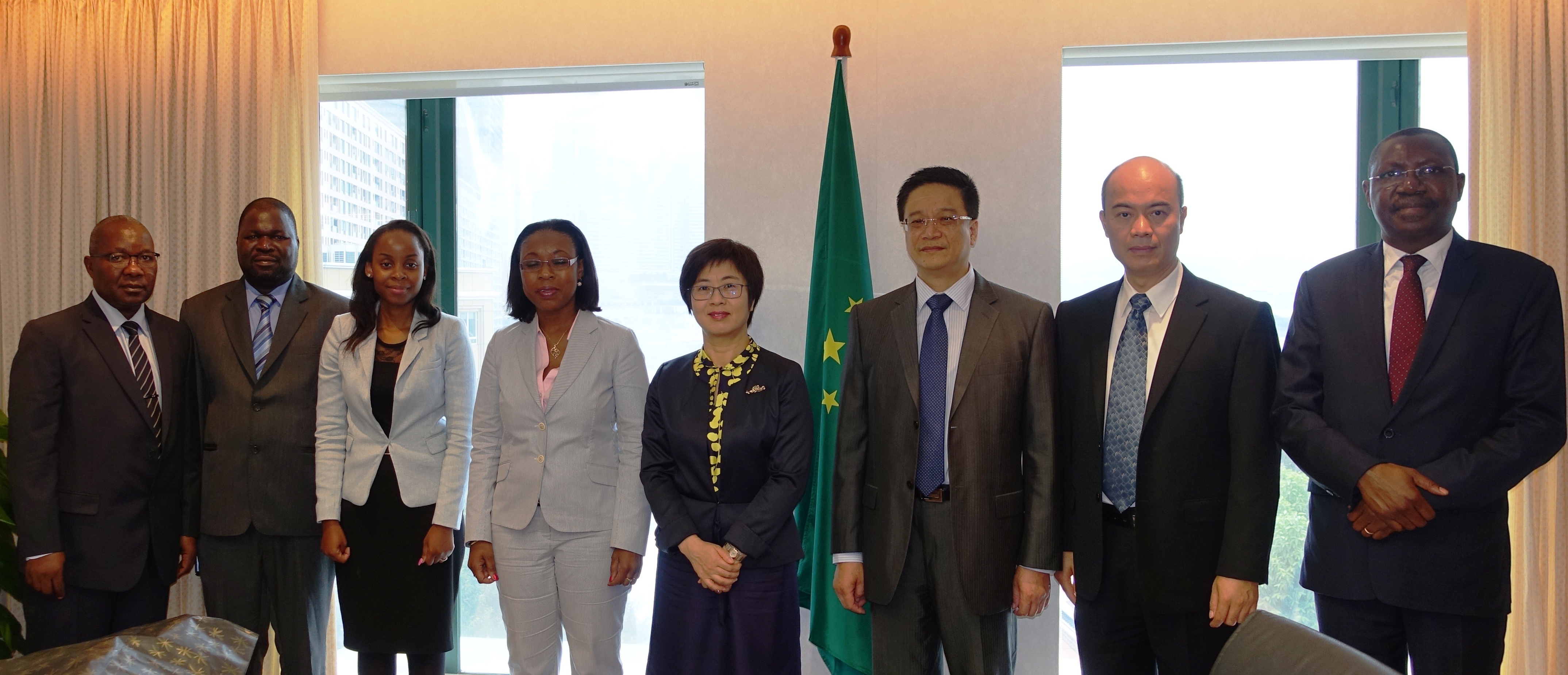 行政法務司司長陳海帆代表行政長官會見莫三比克總檢察長Beatriz Buchili 一行
