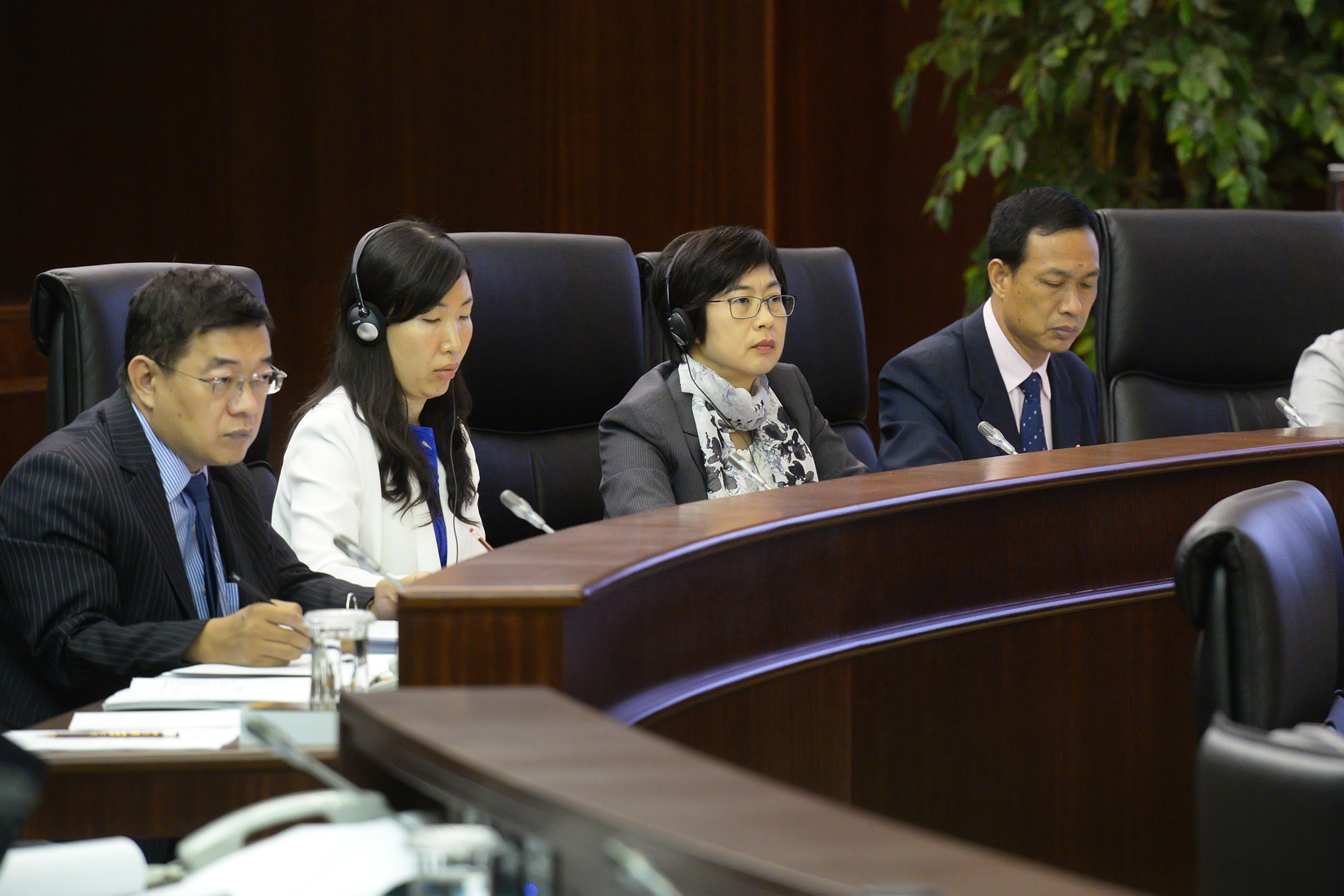 行政法务司司长陈海帆列席立法会全体会议，引介、一般性讨论及表决《分层建筑物共同部分的管理法律制度》法案