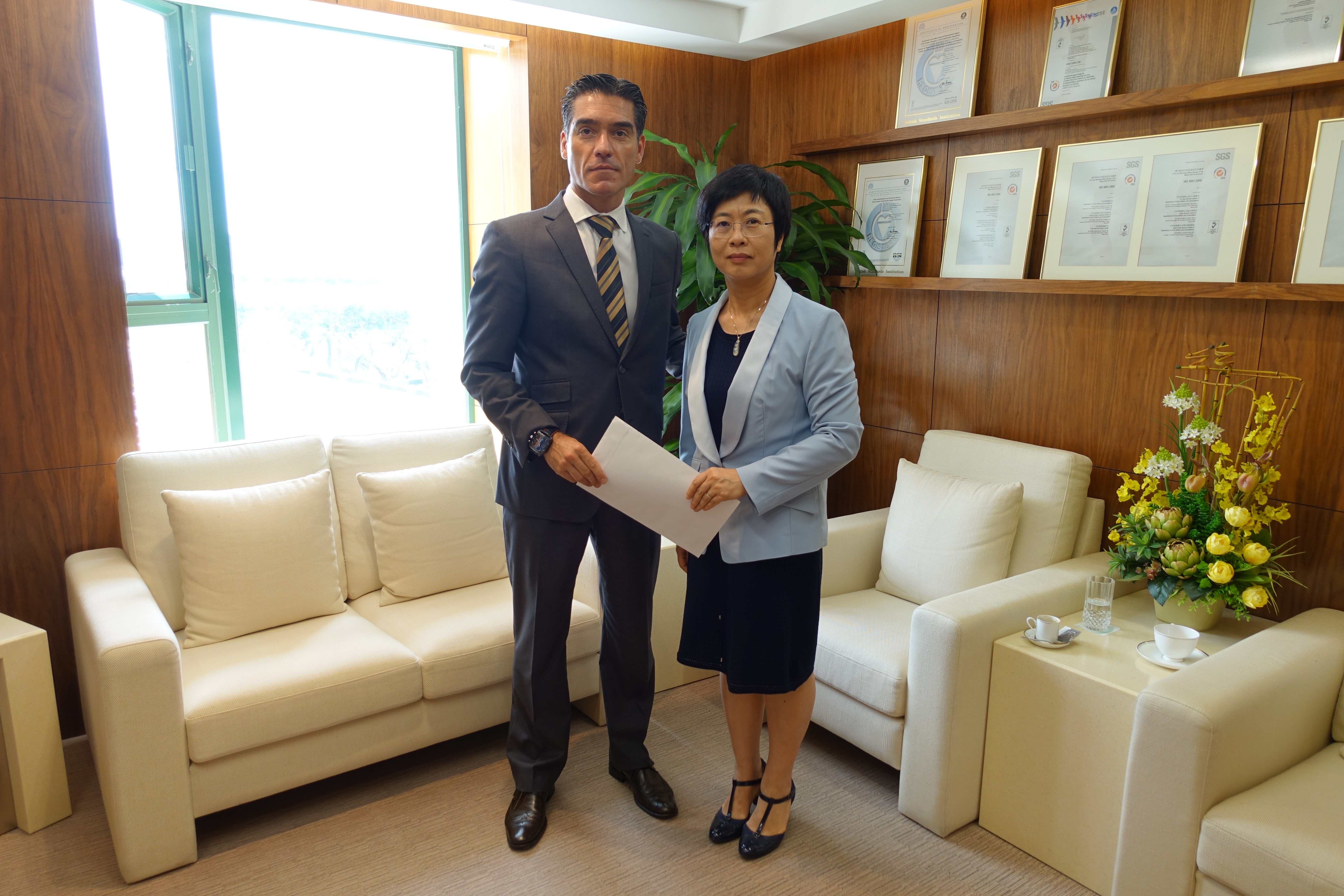 行政法務司司長陳海帆會見葡萄牙駐澳門及香港總領事 Vítor Sereno