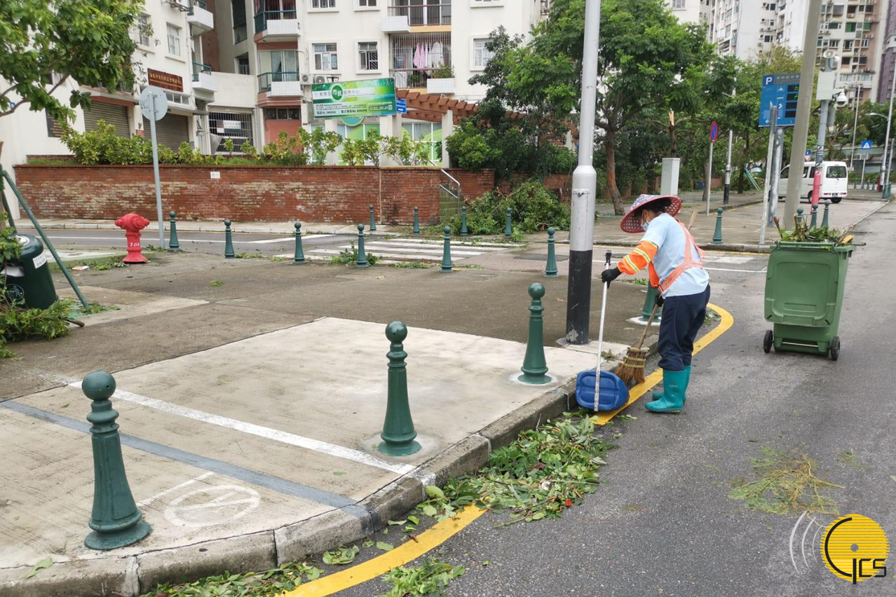 Instituto para os Assuntos Municipais coordena limpeza de ruas com a Companhia de Sistemas de Resíduos, Lda, retomando o mais breve possível a normalidade na cidade. Instituto para os Assuntos Municipais coordena limpeza de ruas com a Companhia de Sistemas de Resíduos, Lda, retomando o mais breve possível a normalidade na cidade.