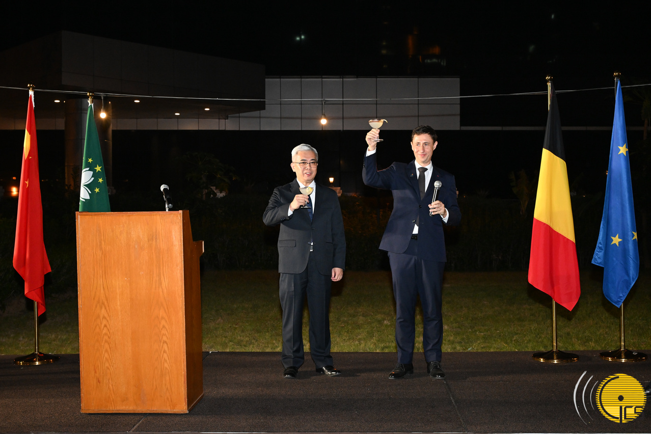 行政法務司司長黃少澤代表行政長官出席比利時國王日酒會。