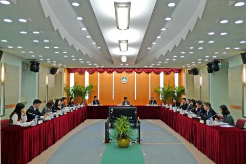 Reunião Plenária do Conselho de Coordenação da Reforma da Administração 
Pública presidida pela Secretária para a Administração e Justiça Sónia 
Chan
