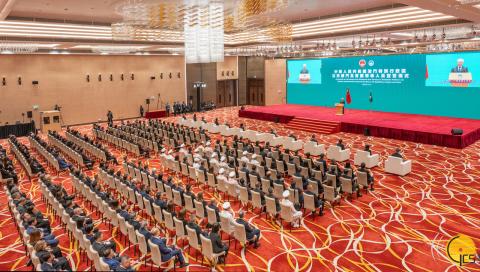 中華人民共和國澳門特別行政區公共部門及實體領導人員宣誓儀式在中國與葡語國家商貿合作服務平台綜合體舉行。
