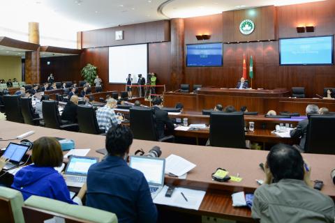 行政法務司司長陳海帆列席會議
