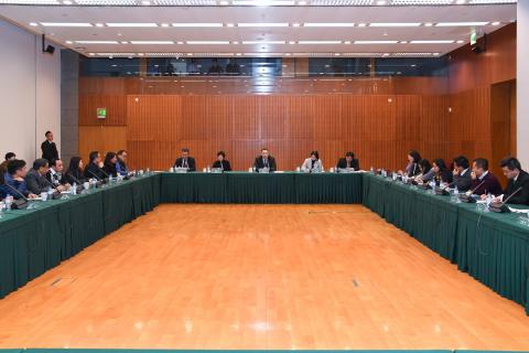 行政长官崔世安与中区社谘会探讨优化社谘委会运作
