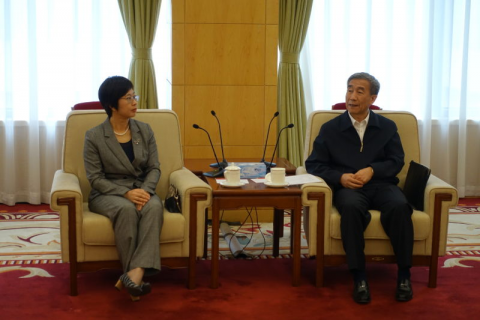 O director Li Fei da Comissão da Lei Básica do Comité Permanente da 
Assembleia Popular Nacional recebeu a Secretária Sónia Chan.
