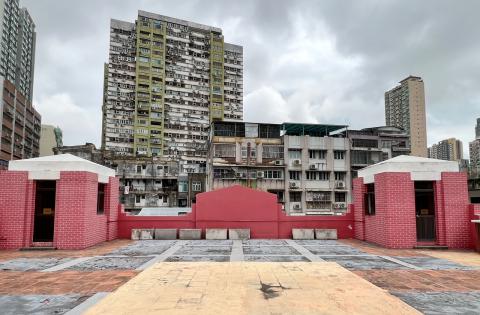 Os elementos arquitectónicos com características da época do edifício
serão preservados (torre central em forma de cruz)
Os elementos arquitectónicos com características da época do edifício
serão preservados (torre central em forma de cruz)