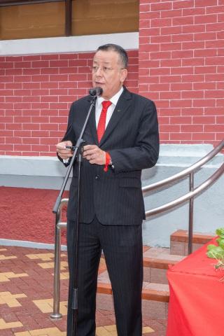 O Presidente do Conselho de Administração para os Assuntos Municipais do
Instituto para os Assuntos Municipais, José Tavares, discursou na cerimónia
de reinício das actividades
O Presidente do Conselho de Administração para os Assuntos Municipais do
Instituto para os Assuntos Municipais, José Tavares, discursou na cerimónia
de reinício das actividades