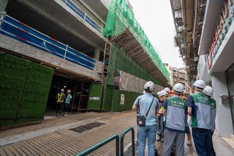 专责小组首阶段主要巡查公共工程地盘
