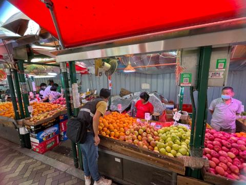IAM reforça rondas de inspecção nos estabelecimentos de comida e bebidas
para uma boa gestão da segurança alimentar nos feriados
IAM reforça rondas de inspecção nos estabelecimentos de comida e bebidas
para uma boa gestão da segurança alimentar nos feriados