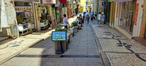 IAM reforça trabalhos de higiene ambiental durante os feriados da
Festividade do Bolo Lunar e da Implantação da República Popular da China
IAM reforça trabalhos de higiene ambiental durante os feriados da
Festividade do Bolo Lunar e da Implantação da República Popular da China