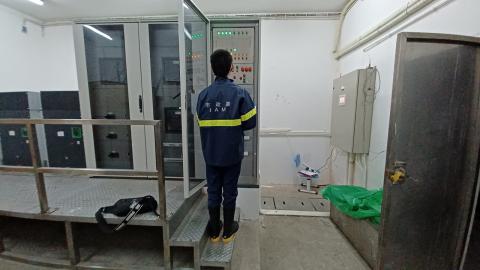 加派人员检查各泵站设施
