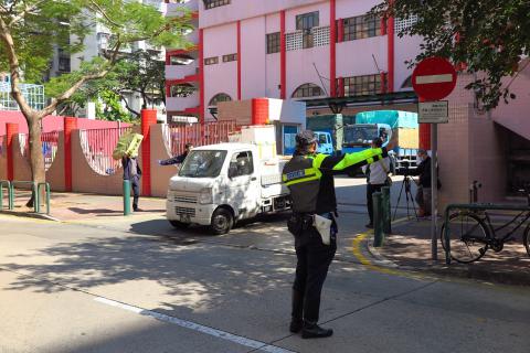 (演習)交通警員在場指示貨車進場及離開確保過程暢順
