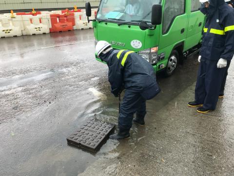 於颱風或暴雨期間進行緊急疏通
