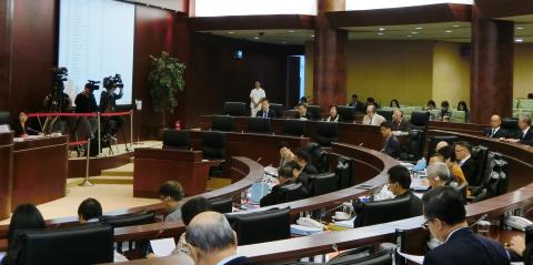 A SAJ, Sónia Chan, presente na Reunião Plenária da Assembleia Legislativa 
para discussão e votação na especialidade da proposta de lei intitulada 
«Alteração ao Decreto-Lei n.º 66/99/M, de 1 de Novembro – Estatuto dos 
Notários Privados»
