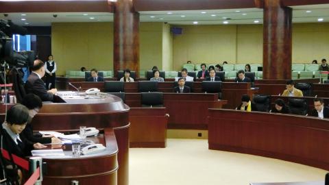 A SAJ, Sónia Chan, presente na Reunião Plenária da Assembleia Legislativa 
para discussão e votação na especialidade da proposta de lei intitulada 
“Alteração à Lei n.º 3/2001 - Regime Eleitoral da Assembleia 
Legislativa da Região Administrativa Especial de Macau”.
