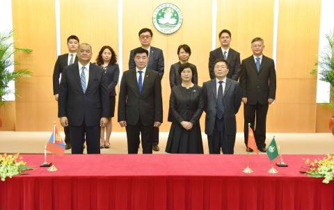 A SAJ Sónia Chan na Cerimónia da rubrica do Acordo de Cooperação 
Judiciária em Matéria Penal e do Acordo sobre a Transferência de Pessoas 
Condenadas entre a Região Administrativa Especial de Macau da República 
Popular da China e a Mongólia
