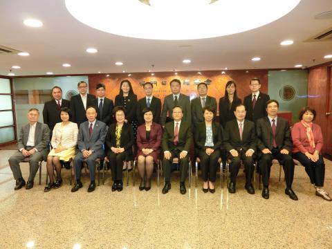 陈海帆司长(前排左五)与澳门中华总商会代表合照。

