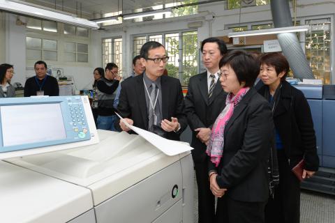 陈海帆司长了解印务局的工作情况
