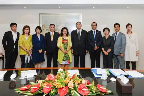 Chefe do Executivo, Chui Sai On, durante o encontro com representantes da 
Associação dos Trabalhadores da Função Pública de Macau
