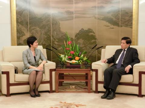 Encontro entre a Secretária Sónia Chan e o vice-ministro Zhang Yesui 
doMinistério dos Negócios Estrangeiros.
