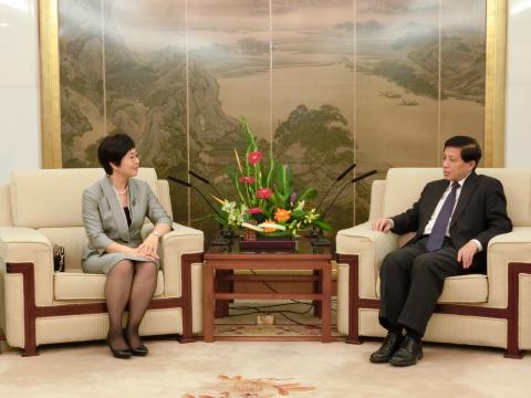 外交部张业遂副部长会见陈海帆司长。
