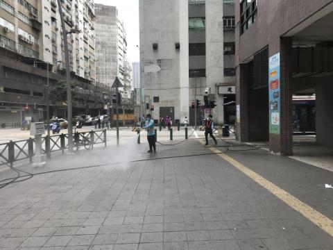 市政署協調清潔專營公司清洗北區公共街道
