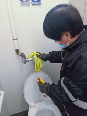 清洁消毒冲厕把手
