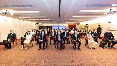 澳门法律交流协进会会员，澳门大学、澳门科技大学和澳门城市大学的法学院师生共约50人出席。
