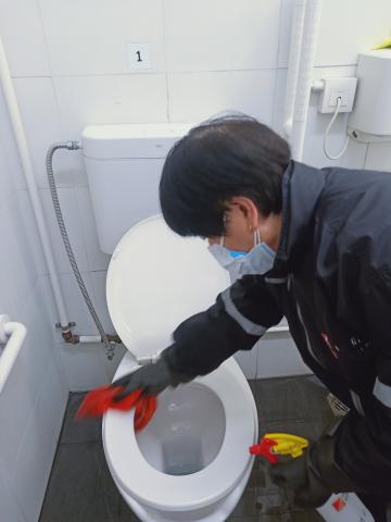 清洁消毒座厕板
