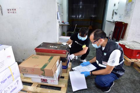 市政署對進口冷鏈食品進行檢疫程序
