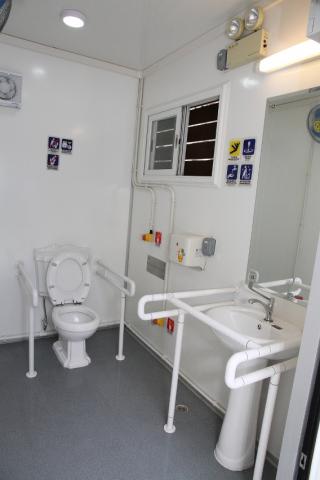 Novos sanitários dispõem de instalações livres de barreiras 
arquitectónicas
