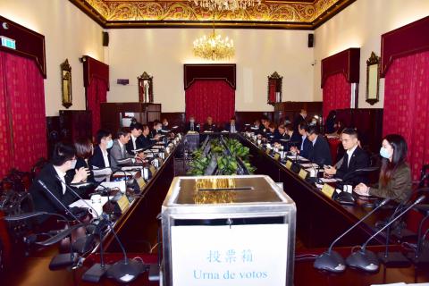 O Conselho Consultivo para os Assuntos Municipais realizou a sessao 
extraordinaria para eleicao dos seus Presidente e Vice-Presidente
