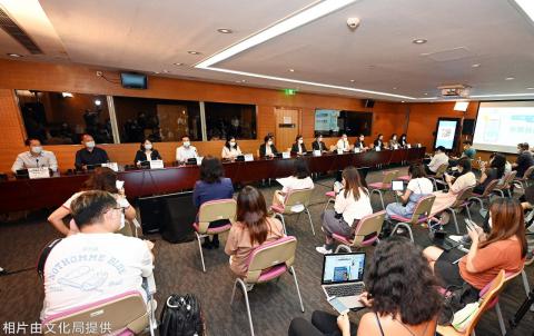 Diversos representantes dos Serviços Públicos presentes na conferência de 
imprensa

