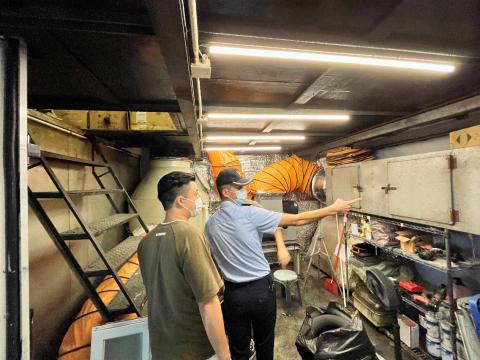 消防局到场了解场所消防安全状况及提出注意事项
