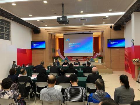 Representantes dos serviços públicos visitaram várias associações
